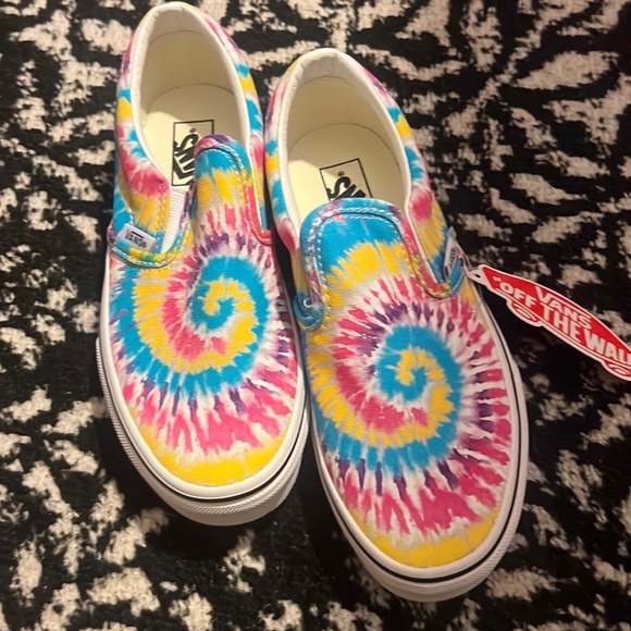 Girls Vans Tie Dye classic slip ons size 3 - Picture 1 of 4